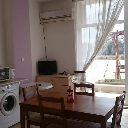 Apartment Kamelia B1-3 Slantschew brjag